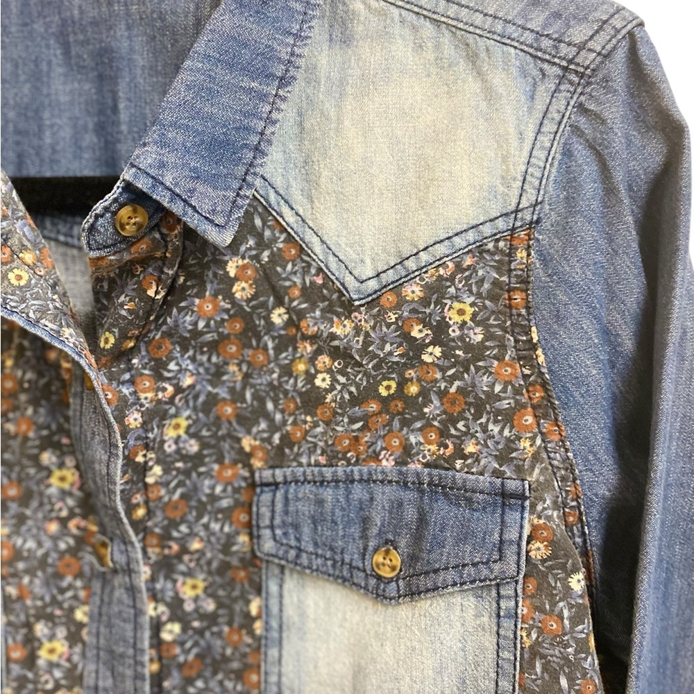 Mudd Floral Denim Button-Up Western Floral Shirt Size XL - Picture 8 of 8